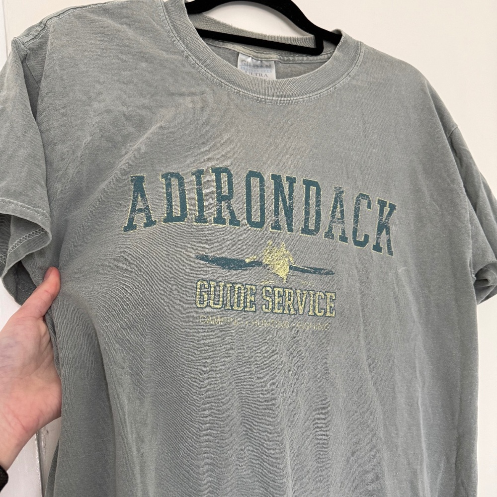 VINTAGE Adirondack Guide Service outdoors camping graphic t-shirt